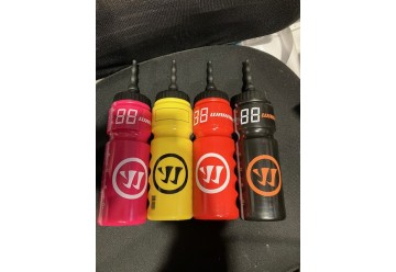 Gourde WARRIOR  0.70 L à 6 € et 1L EN NOIR à 8€